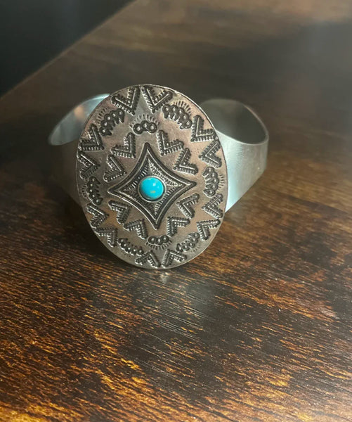 Vintage soul cuff