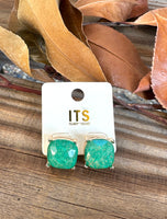 Solid or shimmer chunky studs