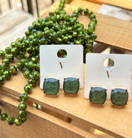 Solid or shimmer chunky studs